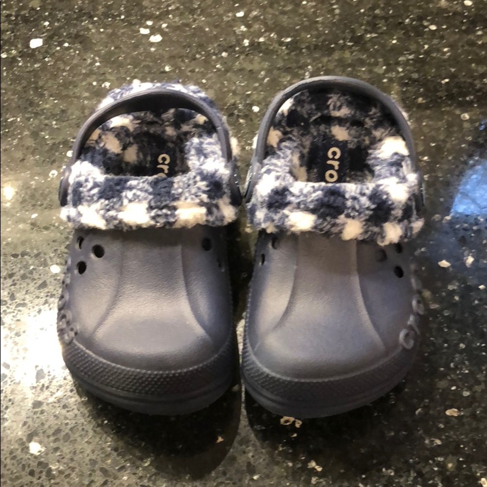 ❌SOLD on Ⓜ️❌ Crocs- Fur Lined